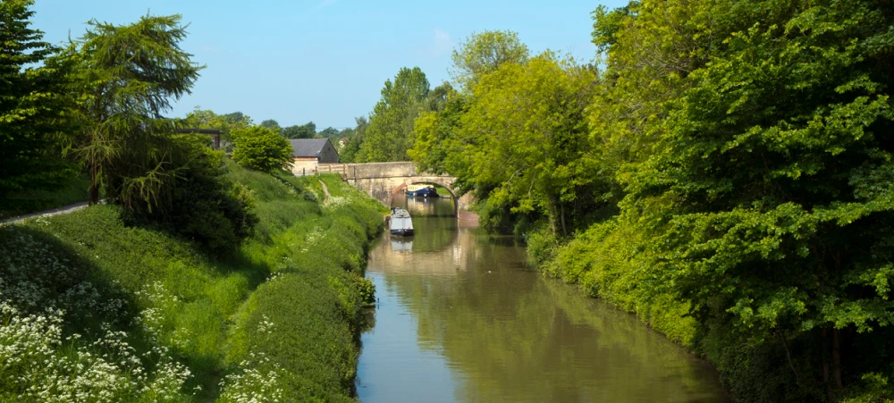 Image showing part of the Devizes to Wootton Rivers (Lock free) canal boat holiday route.