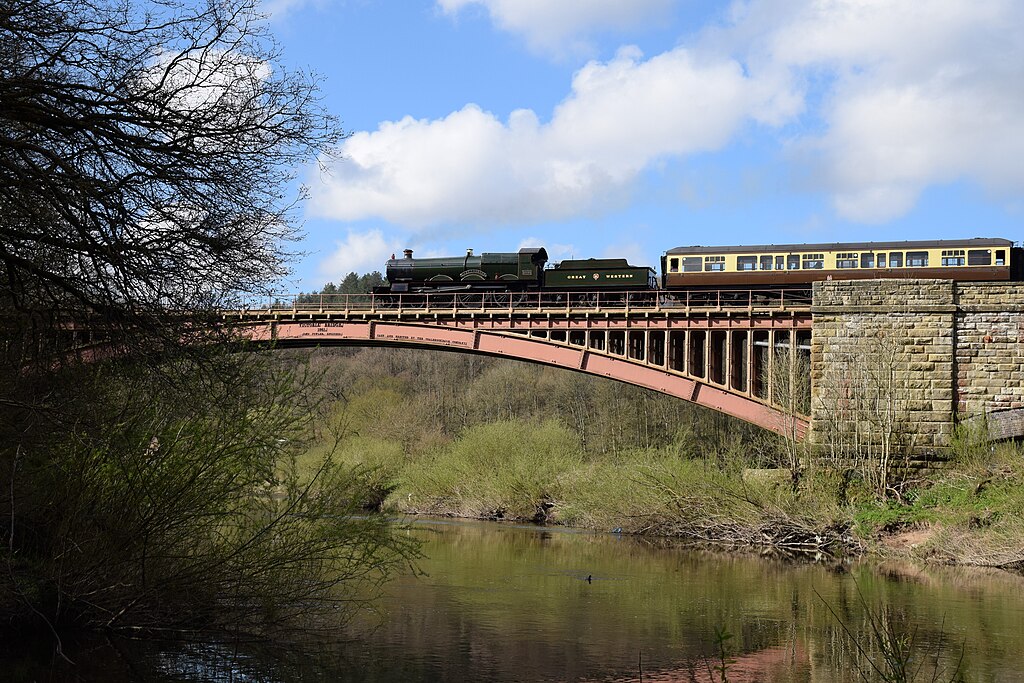 Victoria Bridge, River Servern